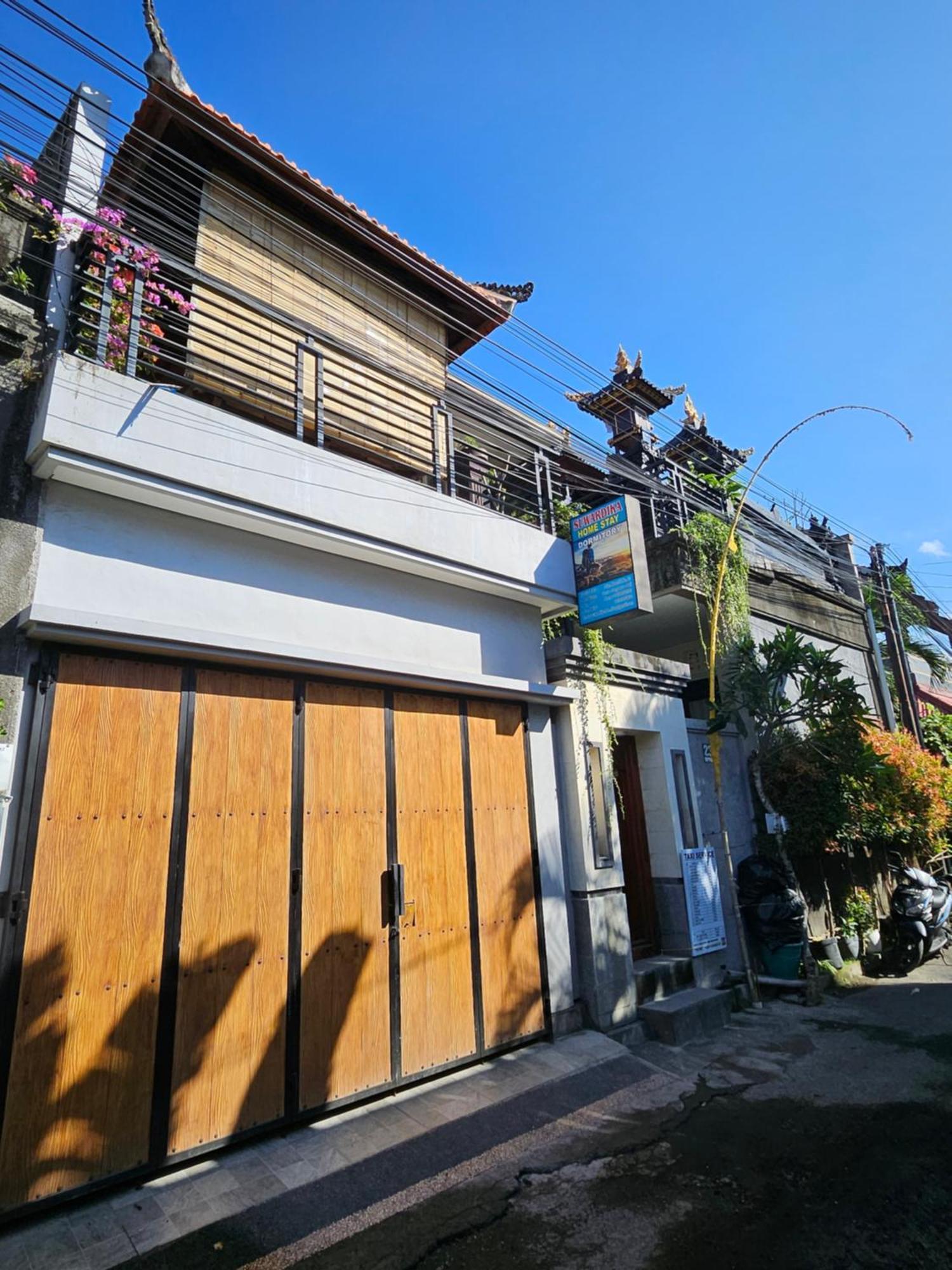 Suwardika Homestay & Dormitory Sanur Esterno foto